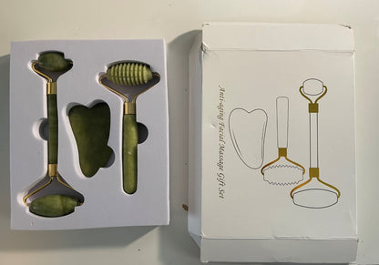 Planche à gratter et rouleau en jade 100% naturel. Stimule la circulation sanguine, réduit les poches et cernes, favorise l'absorption des soins et améliore l'élasticité de la peau pour un teint éclatant. 